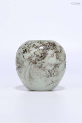 Qing Dynasty white glaze jar with dragon pattern