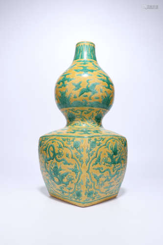 ming dynasty Yellow glaze porcelain bottle