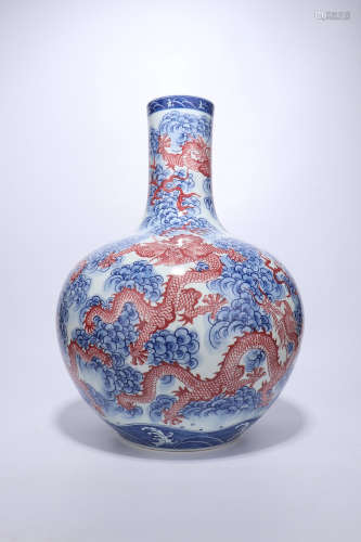 Qing Dynasty blue and white porcelain bottle