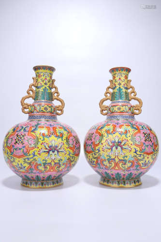 pair of qing dynasty famille rose porcelain bottles