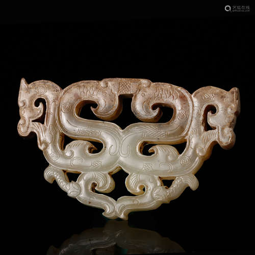 CHINESE ARCHAISTIC JADE PENDANT