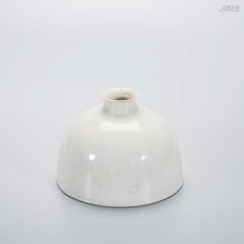 CHINESE WHITE GLAZED PORCELAIN BEEHIVE WATER COUPE