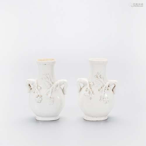 CHINESE BLANC DE CHINE PORCELAIN VASE, PAIR