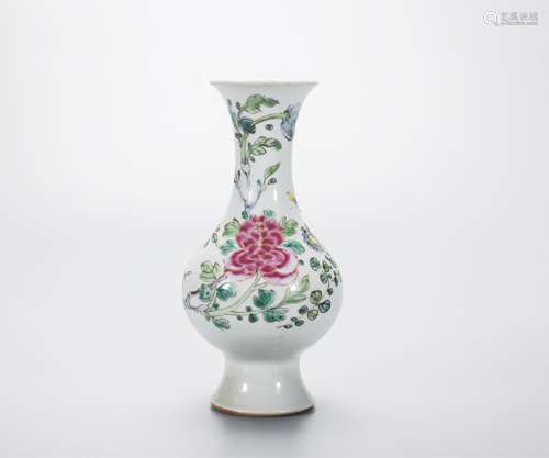 CHINESE FAMILLE ROSE PORCELAIN VASE