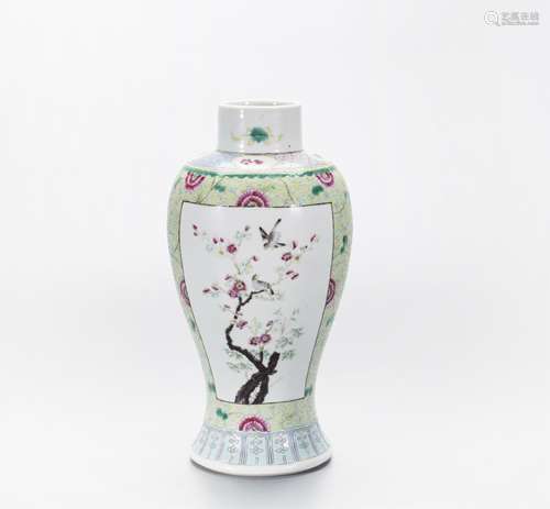 CHINESE FAMILLE ROSE PORCELAIN VASE