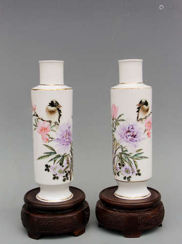 CHINESE FAMILLE ROSE PORCELAIN VASE, PAIR