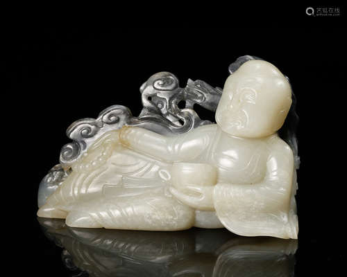 CHINESE BLACK AND WHITE JADE CARVED FIGURINE