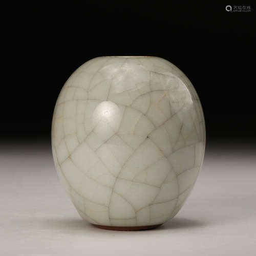 CHINESE CRACKLE GLAZED PORCELAIN VASE