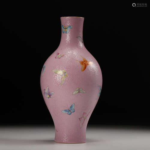 CHINESE FAMILLE ROSE PORCELAIN VASE