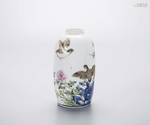 CHINESE FAMILLE ROSE PORCELAIN VASE