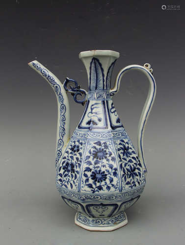 CHINESE BLUE WHITE PORCELAIN WINE EWER