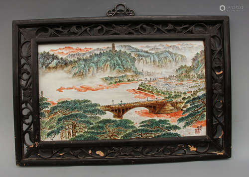 CHINESE FAMILLE ROSE PORCELAIN PLAQUE WITH MARK