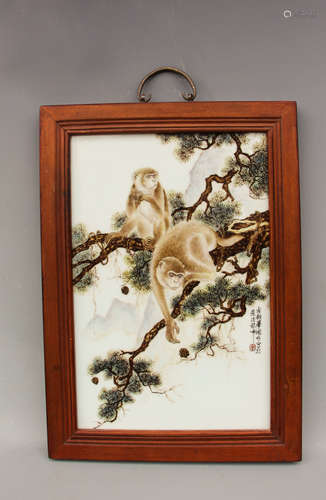 CHINESE FAMILLE ROSE PORCELAIN PLAQUE MONKEY SCENE