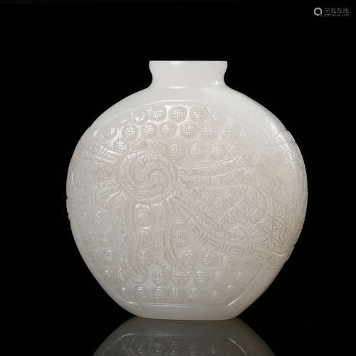 CHINESE WHITE JADE SNUFF BOTTLE