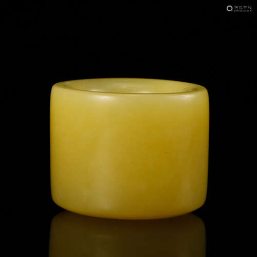 CHINESE YELLOW JADE THUMB RING