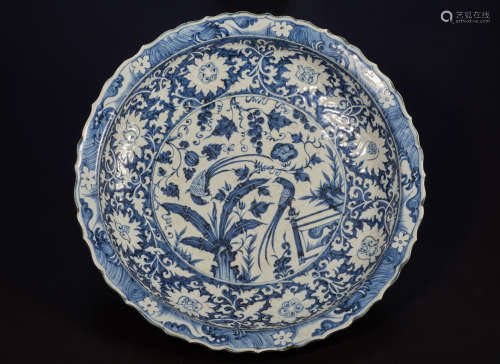 A Blue & White Big Dish. Yuan Dynasty.