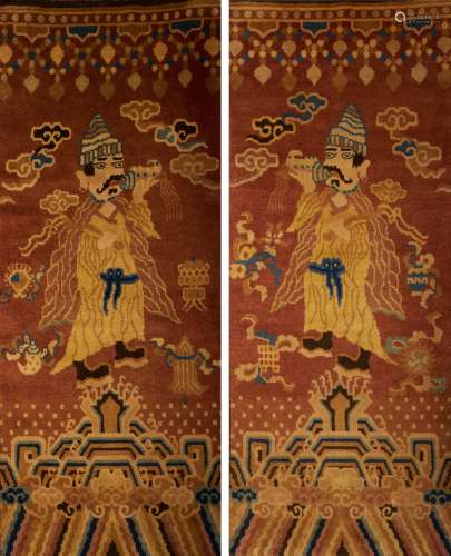 A Pair of Oriental Carpet.