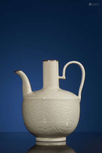 A Fine & Rare Ding Kiln Pottry Ewer, Song Dynasty.