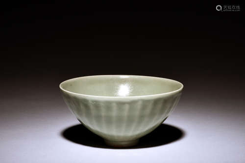 LONGQUAN WARE 'SUNFLOWER' BOWL