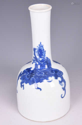 BLUE AND WHITE 'DRAGON' VASE, YAOLING ZUN