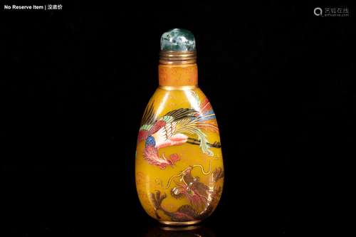 A 'DRAGON AND PHOENIX' SNUFF BOTTLE