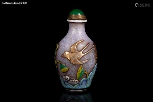 AN OVERLAY 'FLOWER AND BIRD' SNUFF BOTTLE