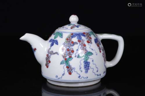 DOUCAI 'GRAPE' TEAPOT