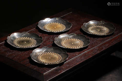 SILVER CAST AND CARVED 'SAKURA FLOWERS' FLORIFORM DISHES
