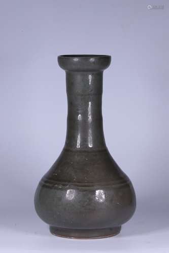 LONGQUAN WARE SMALL VASE