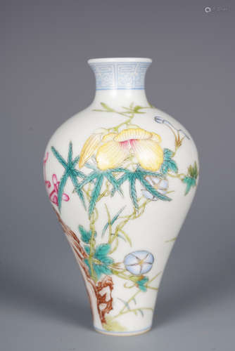 FAMILLE ROSE 'FLOWERS AND BIRDS' BOTTLE VASE