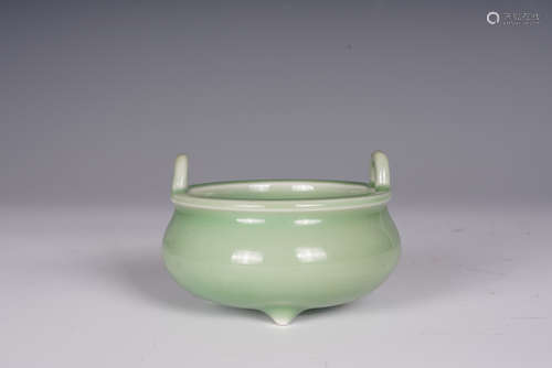 CELADON GLAZED TRIPOD CENSER WITH HANDLES