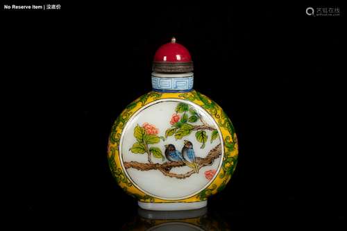 A 'FLOWER AND BIRD' SNUFF BOTTLE