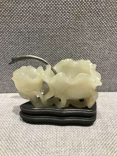 WHITE JADE CARVED 'LOTUS LEAF' WASHER