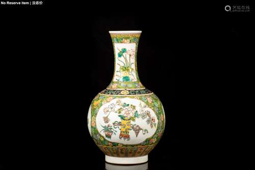 FAMILLE ROSE AND GREEN GROUND OPEN MEDALLION 'FLOWERS' VASE