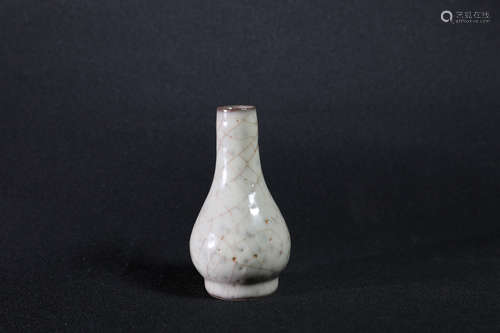 GE WARE CELADON GLAZED SMALL VASE