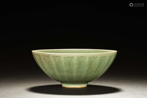 LONGQUAN WARE LOBED BOWL