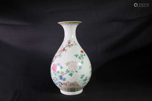 FAMILLE ROSE 'FLOWERS' VASE