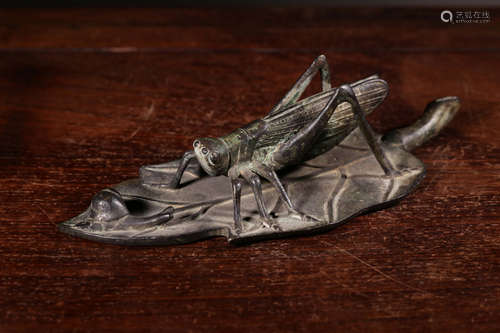 BRONZE CAST AND CARVED 'GRASSHOPPER AND SNAIL' PAPER WEIGHT