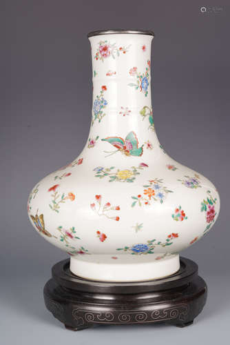 FAMILLE ROSE 'FLOWERS AND BUTTERFLIES' VASE