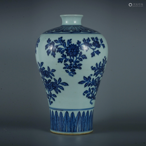 Qing blue and white plum vase with three multi-flo…