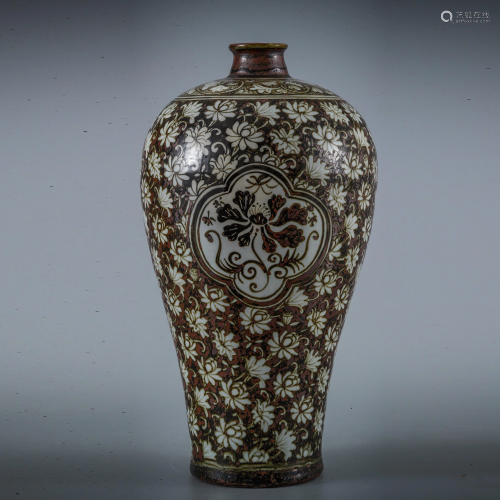 Song Jizhou kiln flower pattern plum vase