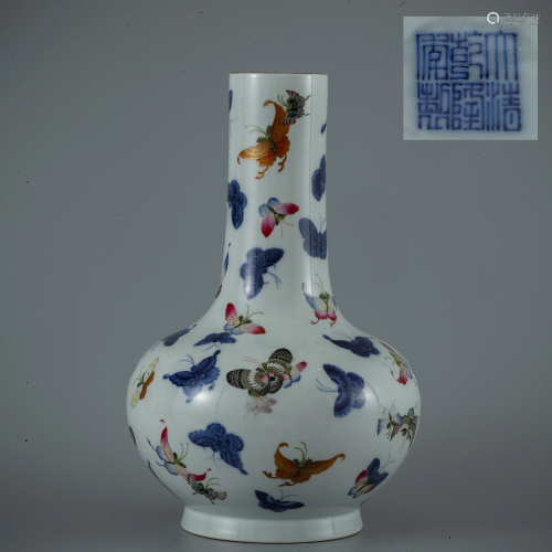 Mid-Qing Dynasty celestial vase with gold butte…