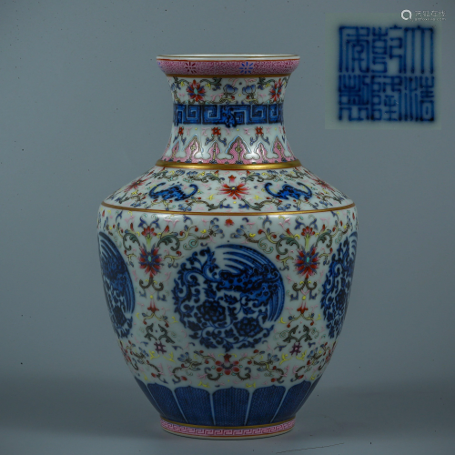 Qing Dynasty Qianlong blue and white famille rose …