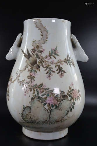 A Chinese Painted Light colorful porcelain Vase