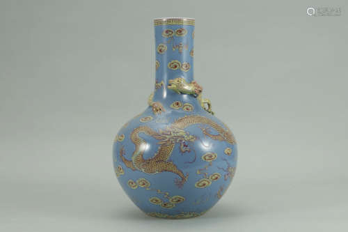 A Chinese Blue Yellow Glazed Dragon Pattern Porcelain Vase