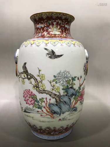 A Chinese Famille Rose Flower&Bird Pattern Porcelain lantern-shaped vase