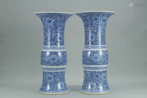 A Pair of Chinese Blue and White Floral Porcelain Flower Vase