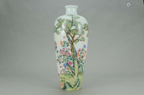 A Chinese Famille Rose Floral Porcelain Vase