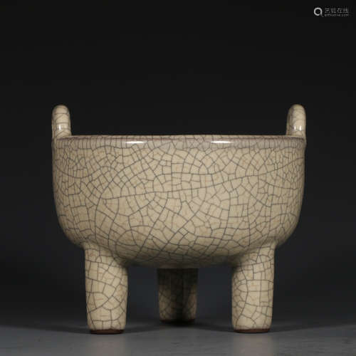 A Chinese Ge Kiln Off-white Glazed Porcelain  Incense Burner