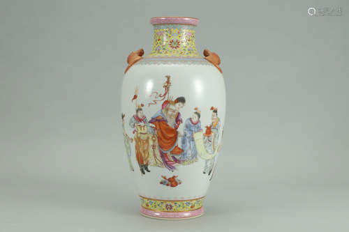 A Chinese Famille Rose Figure Painted Porcelain Vase